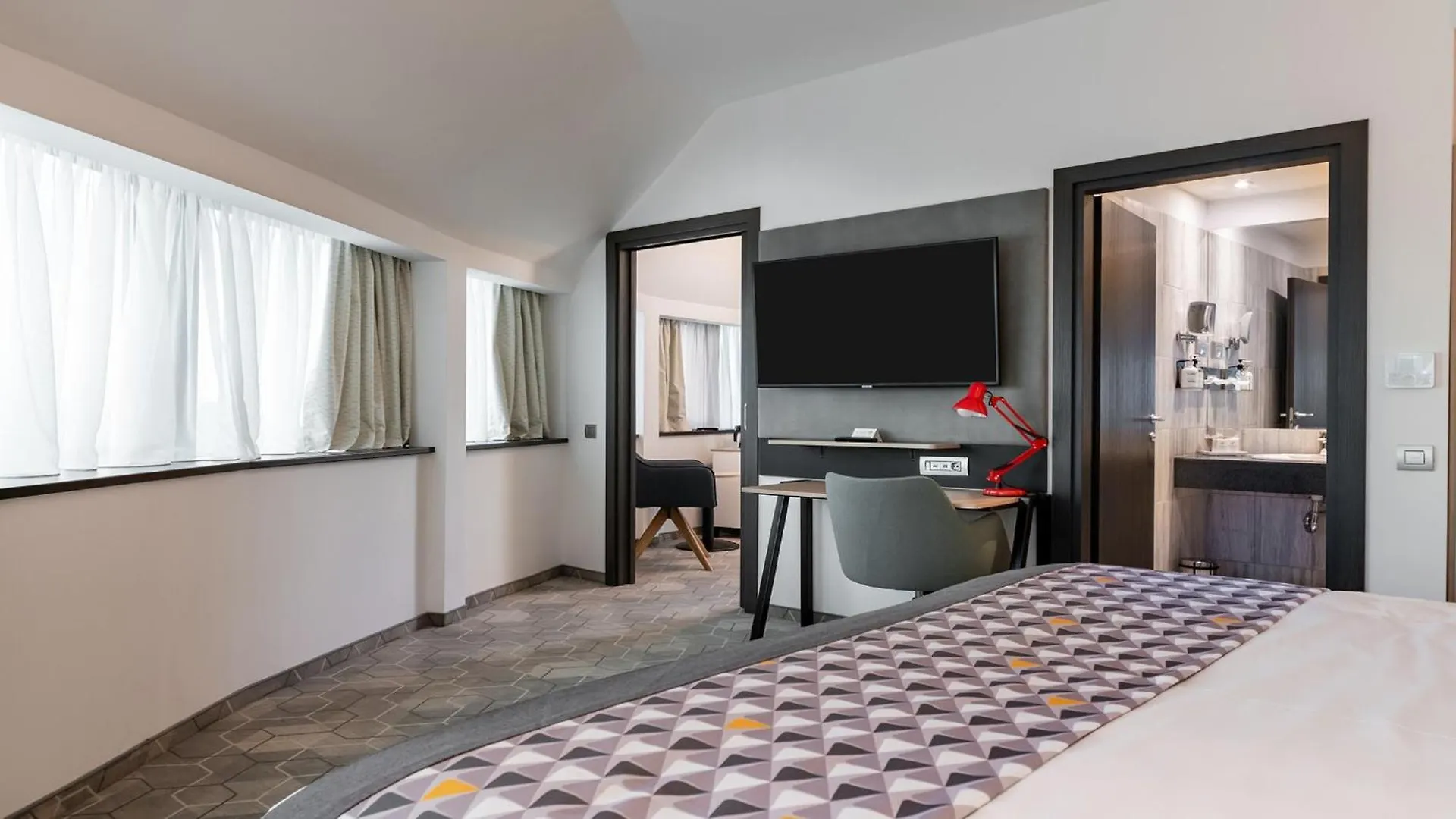 ****  Holiday Inn Bucharest - Times, An Ihg Hotel Румыния