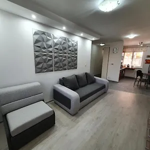 verificați disponibilitatea