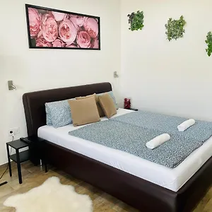 verificați disponibilitatea