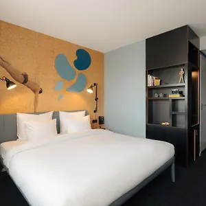 https://conscious-hotel-the-tire-station.amsterdamhotelsnl.com
