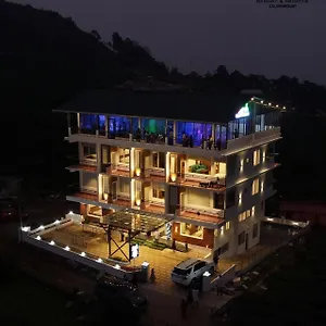  Resort Gee & Heights India