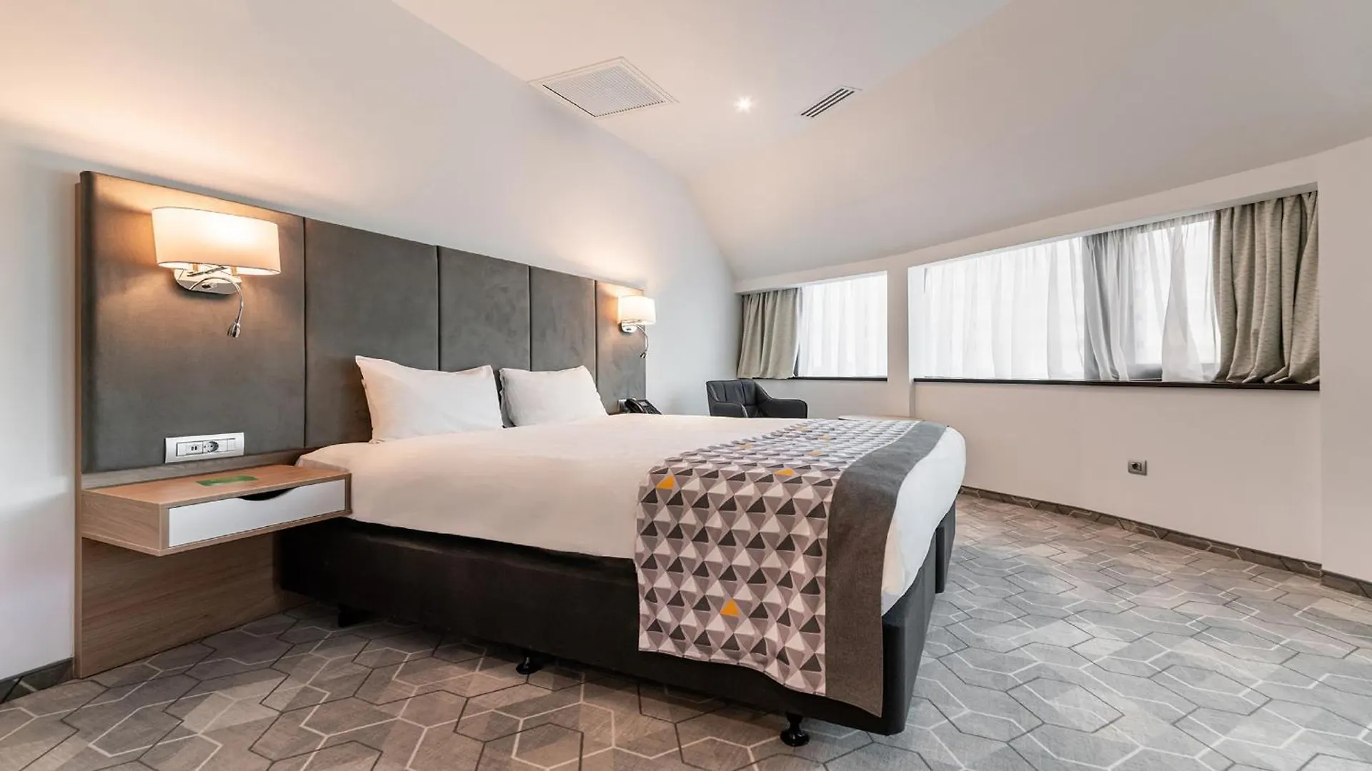 Holiday Inn Bucharest - Times, An Ihg Hotel
