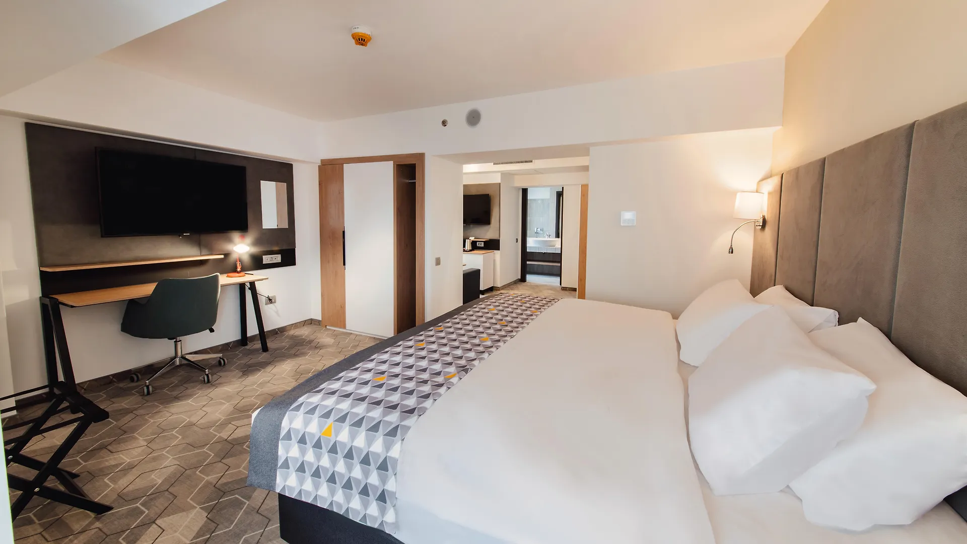 Holiday Inn Bucharest - Times, An Ihg Hotel